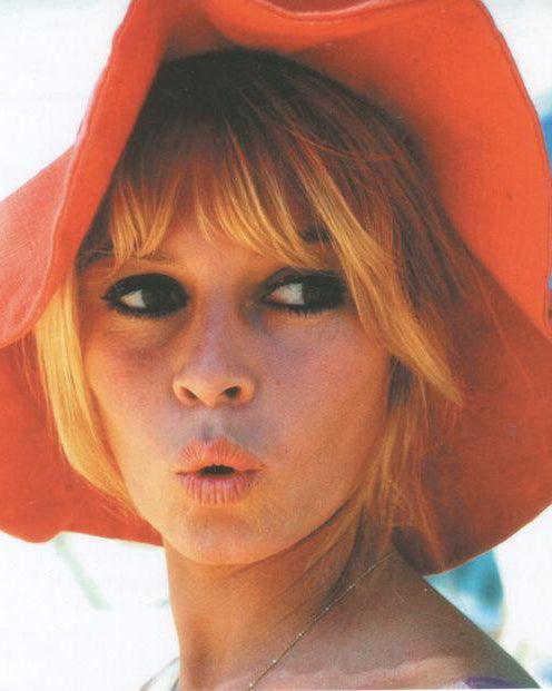 Spring Color Inspiration 2020 - PILLOWPIA