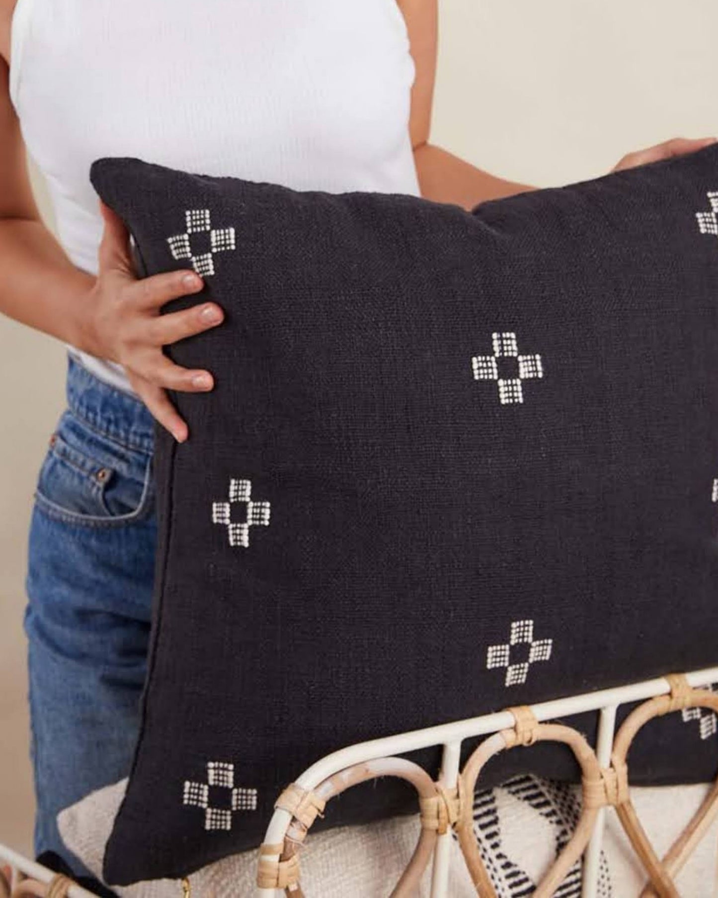 marguerite pillow cover