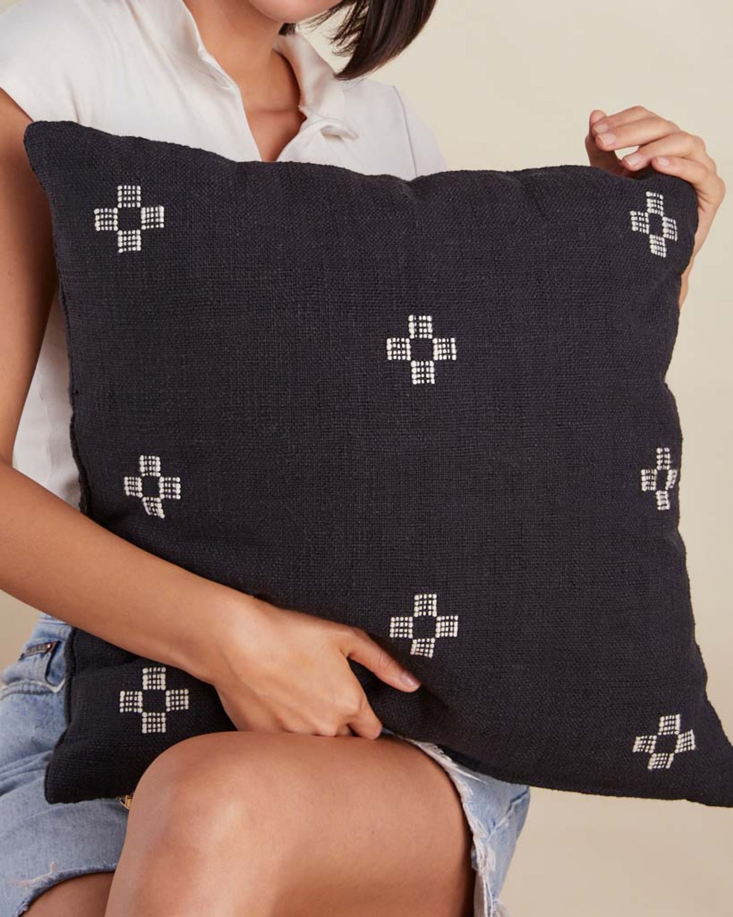 marguerite pillow cover